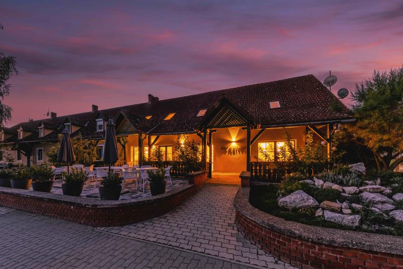 Mitarbeit im Service. - Hotel und Restaurant