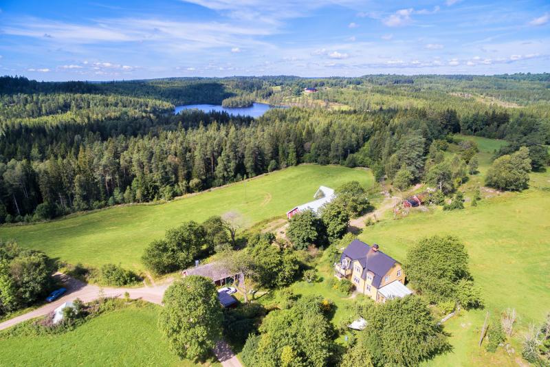 Praktikantin / Pferdehilfe/ Aupair 2026 in Südschweden/Småland gesucht