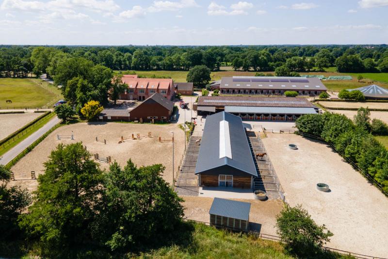 Reitlehrer/in für den Ausbau eines bestehenden Schulbetriebs auf einer privaten Reitanlage nahe Bremens, Deutschland gesucht