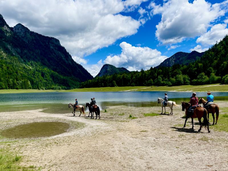 Erfahrener Tourenguide (m/w/d) für unsere Tages- und Mehrtagestouren in den Chiemgauer Alpen gesucht in Vollzeit!